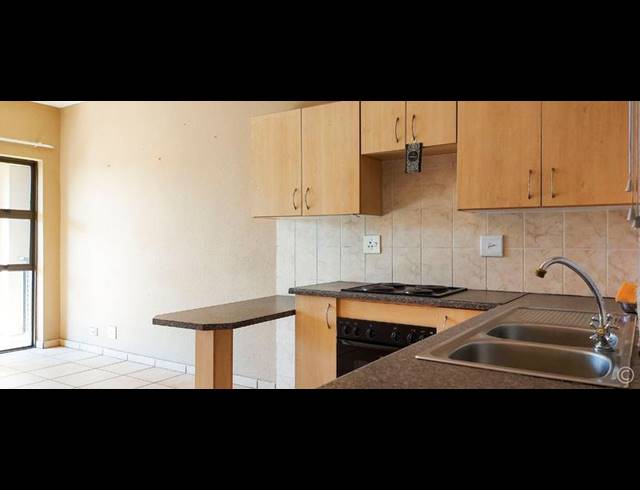 1 BEDROOM APARTMENT FOR SALE IN VANDERBIJLPARK SE 10